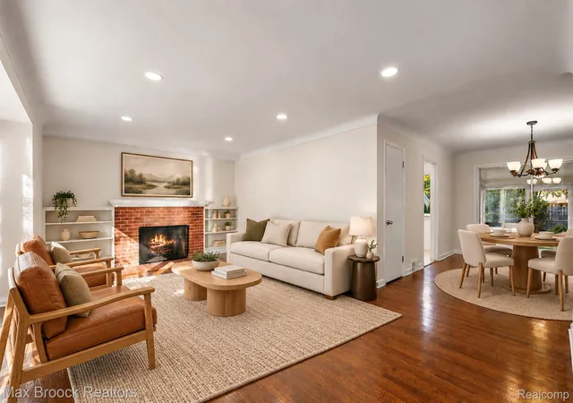 Photo 2 of Single family home for sale at 4428 N Verona Cir, Royal Oak, MI 48073 | MLS# 20261085423 | Listing updated on 2026-10-28