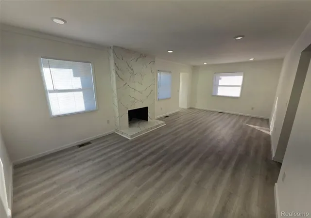 Photo 2 of Single family home for sale at 28921 Pinehurst St, Roseville, MI 48066 | MLS# 20261085438 | Listing updated on 2026-10-29