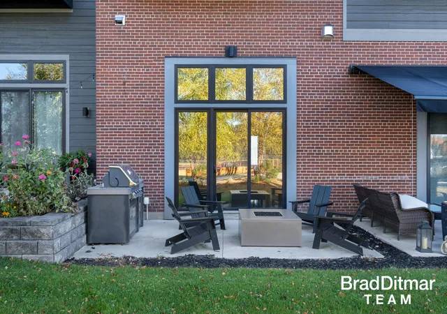 Listing Photo 1 - Condo for sale in building located at 220 King St, Lowell, MI 49331 - Unit #6