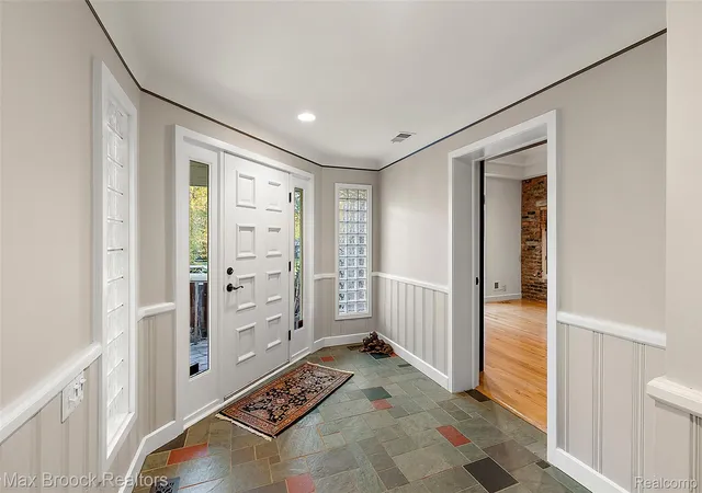 Photo 1 of Single family home for sale at 6130 Idlewyle Rd, Bloomfield Hills, MI 48301 | MLS# 20261085463 | Listing updated on 2026-10-29