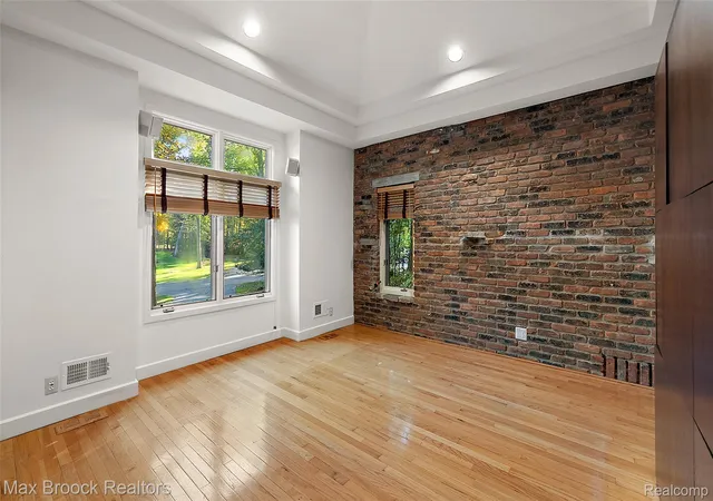 Photo 3 of Single family home for sale at 6130 Idlewyle Rd, Bloomfield Hills, MI 48301 | MLS# 20261085463 | Listing updated on 2026-10-29