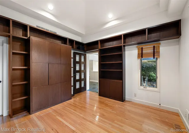 Photo 4 of Single family home for sale at 6130 Idlewyle Rd, Bloomfield Hills, MI 48301 | MLS# 20261085463 | Listing updated on 2026-10-29