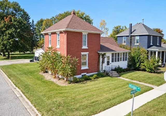 Photo 2 of Single family home for sale at 616 Magnolia St, Three Oaks, MI 49128 | MLS# 69026055985 | Listing updated on 2026-10-29