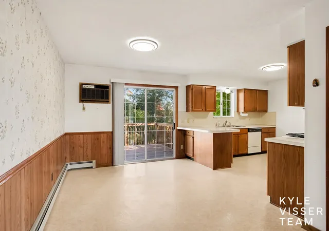 Photo 3 of Condo for sale at 211 York View Pl NW, Comstock Park, MI 49321 | MLS# 65026056032 | Listing updated on 2026-10-27