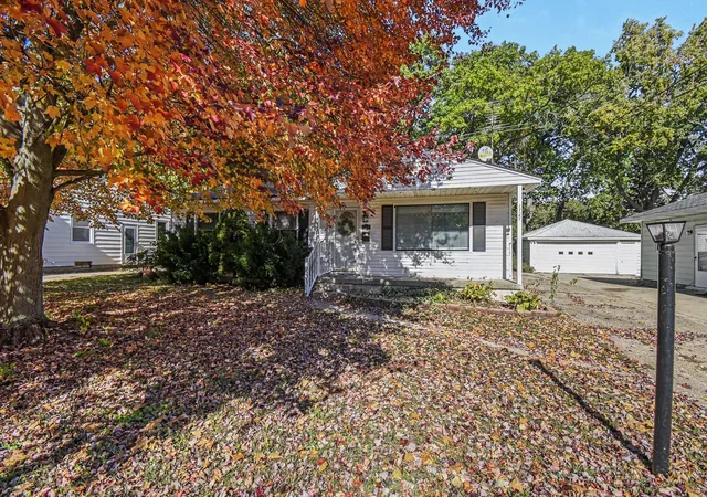 Photo 1 of Single family home for sale at 1729 Kentfield St SW, Wyoming, MI 49519 | MLS# 65026056044 | Listing updated on 2026-10-27