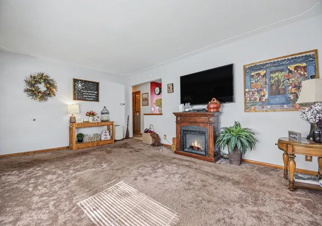 Photo 3 of Single family home for sale at 1729 Kentfield St SW, Wyoming, MI 49519 | MLS# 65026056044 | Listing updated on 2026-10-27
