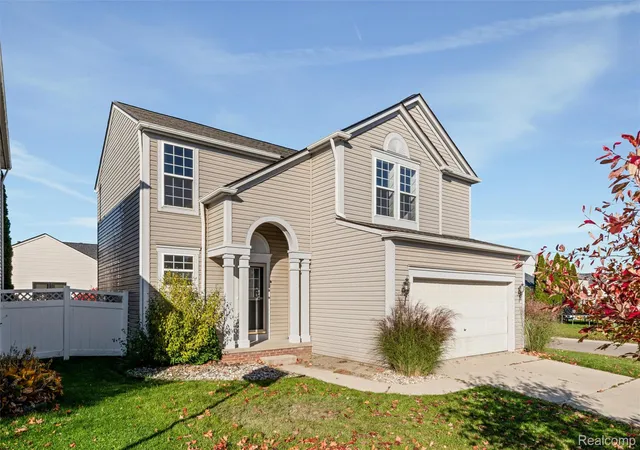 Photo 2 of Single family home for sale at 10100 Fieldway Trl, Holly, MI 48442 | MLS# 20261085558 | Listing updated on 2026-10-29