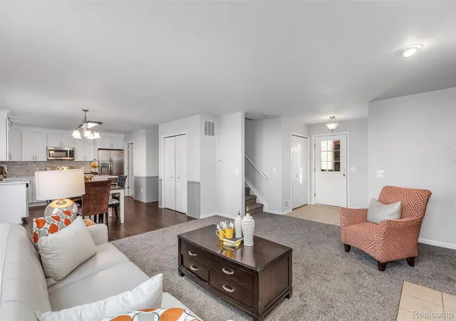 Photo 3 of Single family home for sale at 10100 Fieldway Trl, Holly, MI 48442 | MLS# 20261085558 | Listing updated on 2026-10-29
