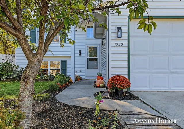 Photo 1 of Single family home for sale at 1242 4 Mile Rd NE, Grand Rapids, MI 49525 | MLS# 65026056058 | Listing updated on 2026-10-27