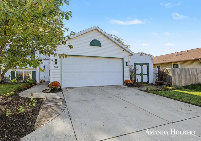 Photo 2 of Single family home for sale at 1242 4 Mile Rd NE, Grand Rapids, MI 49525 | MLS# 65026056058 | Listing updated on 2026-10-27