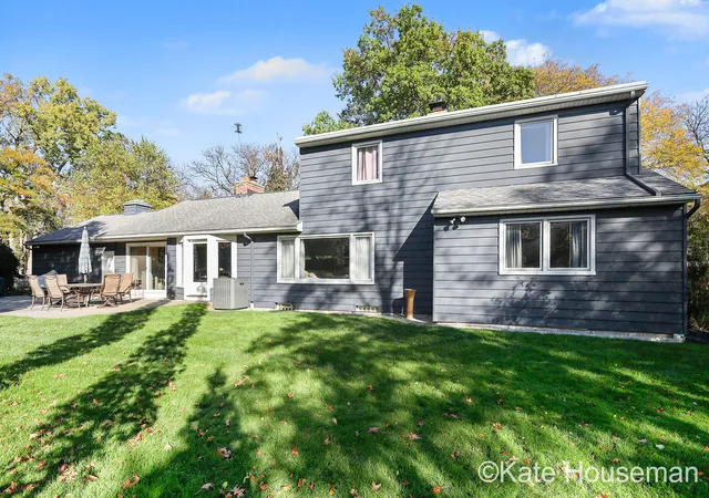 Photo 3 of Single family home for sale at 2121 E Shiawassee Dr SE, Grand Rapids, MI 49506 | MLS# 65026056081 | Listing updated on 2026-10-30