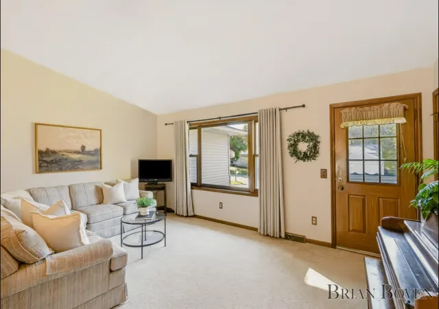 Photo 4 of Single family home for sale at 1568 Gridley Ave NW, Grand Rapids, MI 49534 | MLS# 65026056087 | Listing updated on 2026-10-28