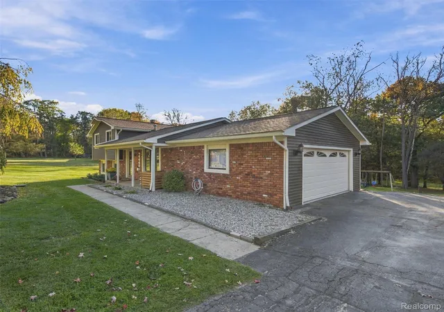 Photo 2 of Single family home for sale at 8665 Tindall Rd, Davisburg, MI 48350 | MLS# 20261085628 | Listing updated on 2026-10-29