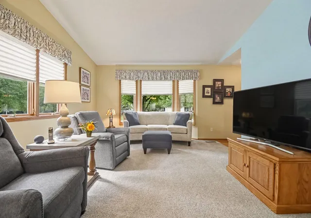 Listing Photo 5 - Condo for sale in building located at 6532 Leisure Creek Dr SE, Caledonia, MI 49316