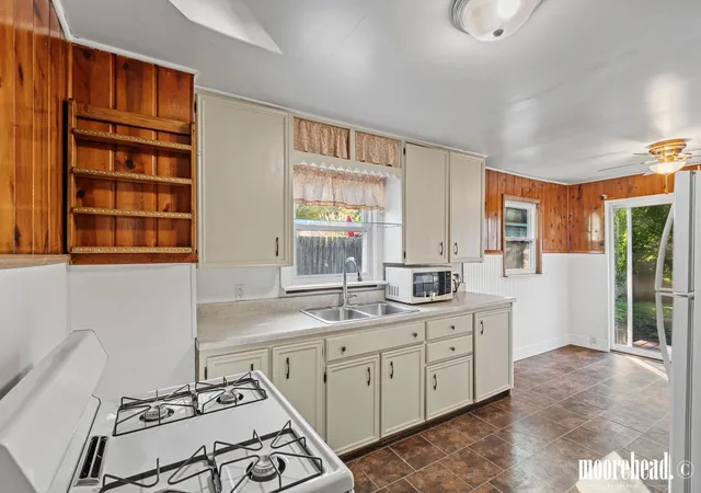 Photo 1 of Single family home for sale at 834 35th Street SW, Wyoming, MI 49509 | MLS# 65026056183 | Listing updated on 2026-10-27