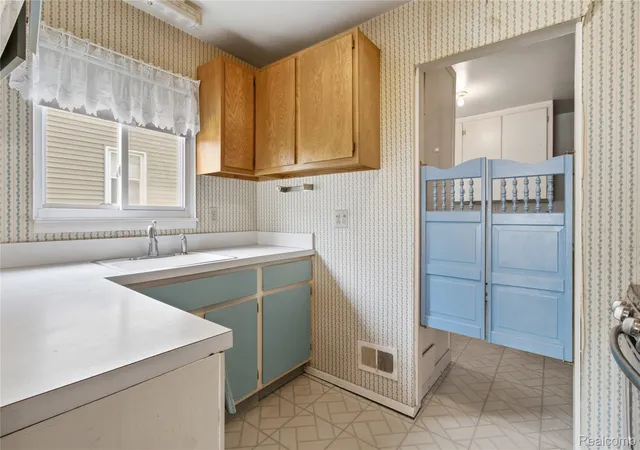 Photo 3 of Single family home for sale at 1605 Silman St, Ferndale, MI 48220 | MLS# 20261085774 | Listing updated on 2026-10-28