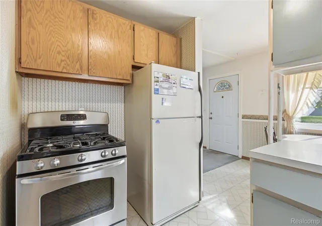 Photo 4 of Single family home for sale at 1605 Silman St, Ferndale, MI 48220 | MLS# 20261085774 | Listing updated on 2026-10-28