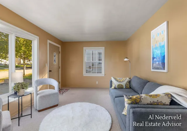 Photo 3 of Single family home for sale at 1018 Kentwood Dr NE, Grand Rapids, MI 49505 | MLS# 65026056204 | Listing updated on 2026-10-29