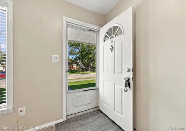 Photo 4 of Single family home for sale at 28019 Vogt St, Saint Clair Shores, MI 48081 | MLS# 20261085850 | Listing updated on 2026-10-28