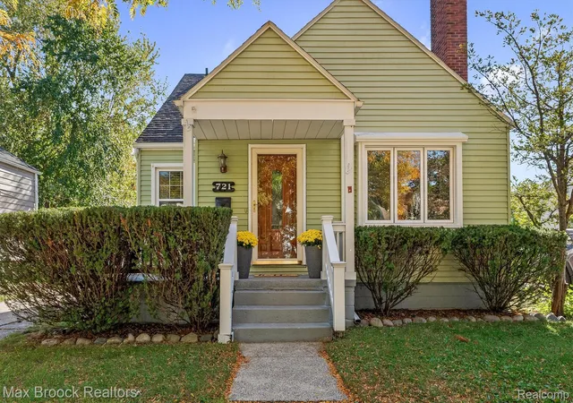 Photo 3 of Single family home for sale at 721 Leroy St, Ferndale, MI 48220 | MLS# 20261085883 | Listing updated on 2026-10-26