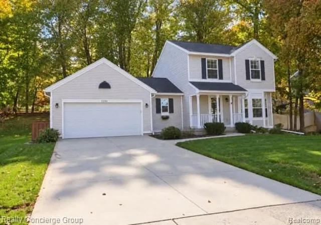 Photo 1 of Single family home for sale at 2250 Chelsea Dr NE, Grand Rapids, MI 49505 | MLS# 20261085884 | Listing updated on 2026-10-28