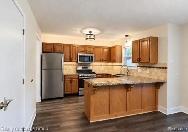 Photo 4 of Single family home for sale at 2250 Chelsea Dr NE, Grand Rapids, MI 49505 | MLS# 20261085884 | Listing updated on 2026-10-28