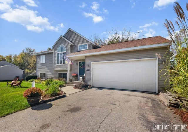 Photo 2 of Single family home for sale at 14881 Treevalley Dr, Cedar Springs, MI 49319 | MLS# 65026056260 | Listing updated on 2026-10-28