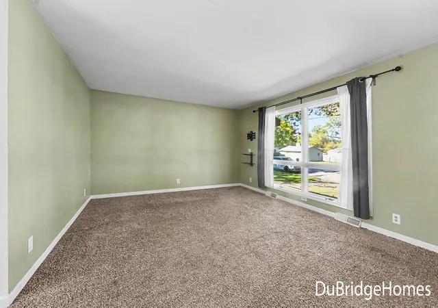 Photo 2 of Single family home for sale at 591 Fairway Dr NW, Grand Rapids, MI 49534 | MLS# 65026056290 | Listing updated on 2026-10-27