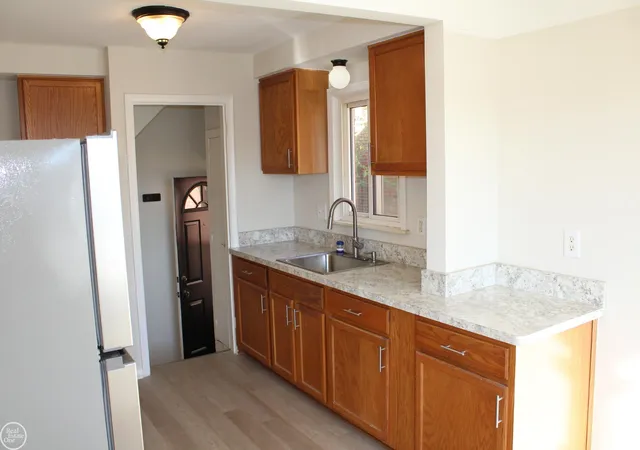 Photo 4 of Single family home for sale at 27909 Joan St, Saint Clair Shores, MI 48081 | MLS# 58050225696 | Listing updated on 2026-10-27