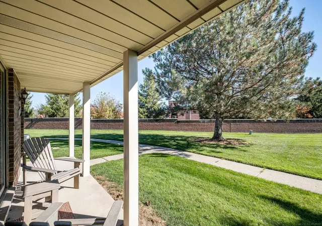 Listing Photo 4 - Condo for sale in building located at 14955 Hartford Ct, Shelby Township, MI 48315
