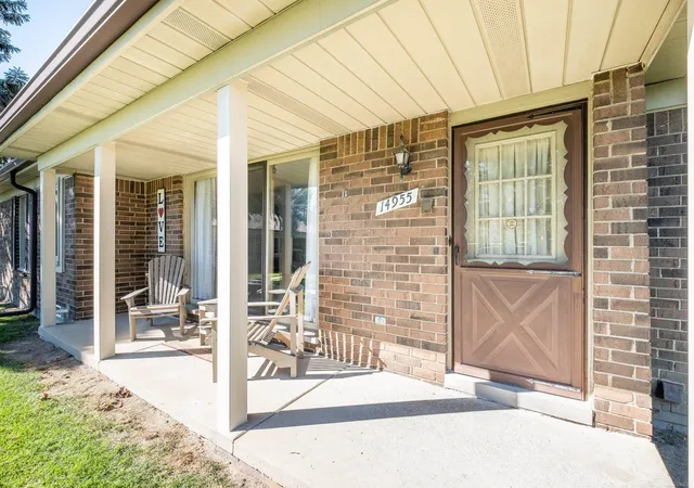 Listing Photo 5 - Condo for sale in building located at 14955 Hartford Ct, Shelby Township, MI 48315