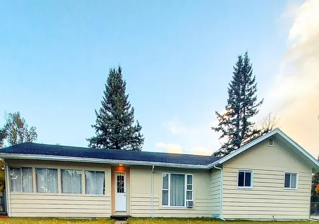 Photo 2 of Single family home for sale at 415 W State St, Mancelona, MI 49659 | MLS# 78080074759 | Listing updated on 2026-10-29