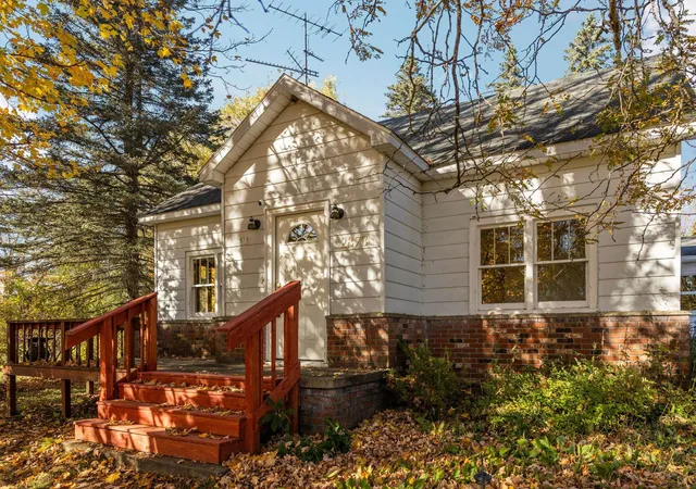 Photo 2 of Single family home for sale at 2878 SE Elm St, Kalkaska, MI 49646 | MLS# 78080074790 | Listing updated on 2026-10-29
