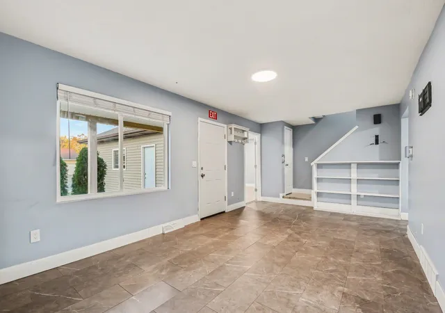 Photo 4 of Single family home for sale at 4750 Southstone Dr SE, Grand Rapids, MI 49548 | MLS# 65026056452 | Listing updated on 2026-10-26