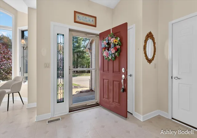 Listing Photo 3 - Condo for sale in building located at 4349 Willow Ln Dr NE, Grand Rapids, MI 49525