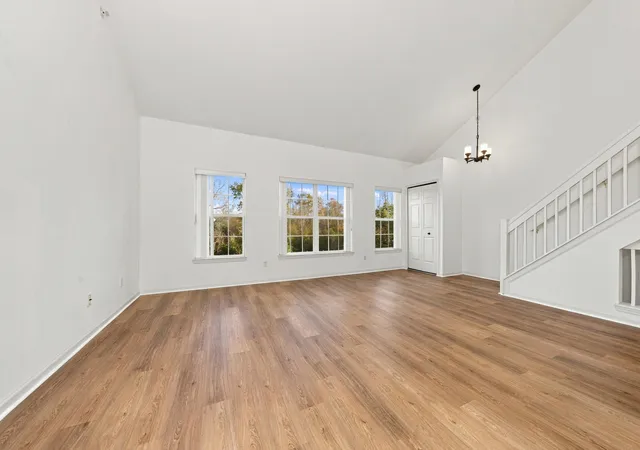 Listing Photo 5 - Condo for sale in building located at 1870 Lindsay Ln, Ann Arbor, MI 48104