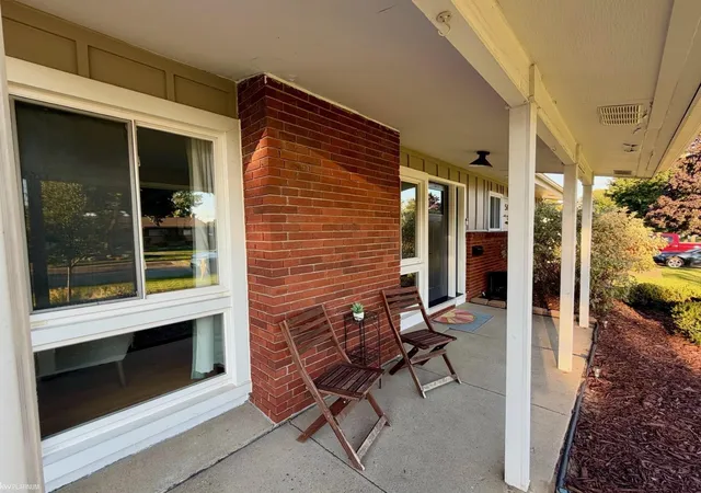 Photo 3 of Single family home for sale at 51195 Peach Tree Ln, Shelby Township, MI 48316 | MLS# 58050225846 | Listing updated on 2026-10-30