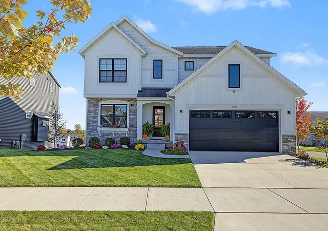 Photo 2 of Single family home for sale at 508 Park Pl Dr NE, Rockford, MI 49341 | MLS# 65026056666 | Listing updated on 2026-10-29