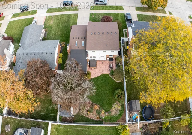 Photo 3 of Single family home for sale at 1660 Edsel St, Trenton, MI 48183 | MLS# 20261086244 | Listing updated on 2026-10-30