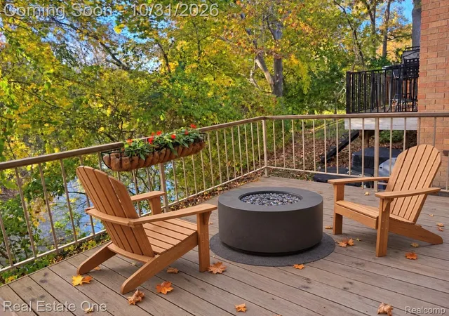Photo 2 of Condo for sale at 1465 Oakbrook E, Rochester Hills, MI 48307 | MLS# 20261086272 | Listing updated on 2026-10-31