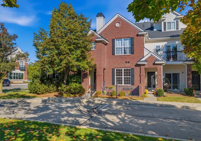 Listing Photo 1 - Condo for sale in building located at 273 Scio Vlg Ct, Ann Arbor, MI 48103 - Unit #123
