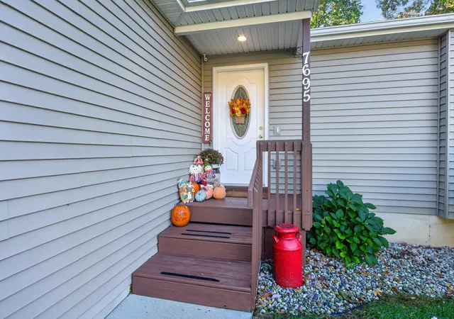 Photo 3 of Single family home for sale at 7695 El Cajon Ln, Jackson, MI 49201 | MLS# 55026056718 | Listing updated on 2026-10-30