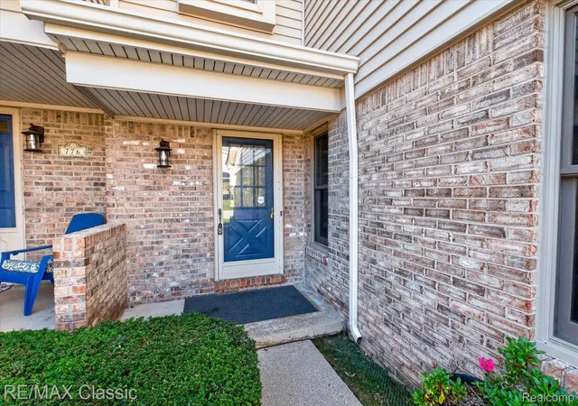 Listing Photo 1 - Condo for sale in building located at 772 Ridgeside Dr, Milford, MI 48381 - Unit #29