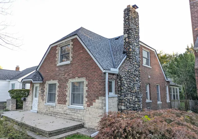 Photo 4 of Single family home for sale at 20412 Elkhart St, Harper Woods, MI 48225 | MLS# 58050225894 | Listing updated on 2026-10-30