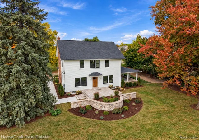 Photo 3 of Single family home for sale at 58620 W Ten Mile Rd, South Lyon, MI 48178 | MLS# 20261086448 | Listing updated on 2026-10-27