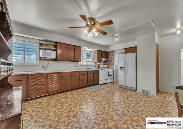 Photo 4 of Single family home for sale at 21515 Broadway St, Saint Clair Shores, MI 48080 | MLS# 20261086455 | Listing updated on 2026-10-30