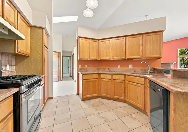 Photo 4 of Single family home for sale at 42170 Brianna Dr, Clinton Township, MI 48038 | MLS# 58050225932 | Listing updated on 2026-10-26