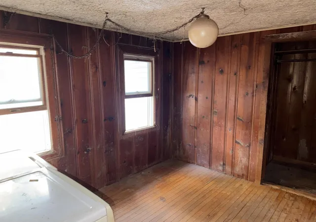 Photo 4 of Single family home for sale at 3679 Wallaker Rd, Benzonia, MI 49616 | MLS# 78080074854 | Listing updated on 2026-10-29