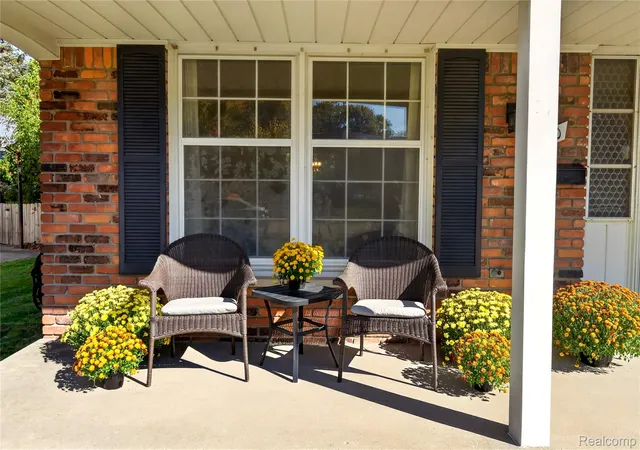 Photo 3 of Single family home for sale at 3760 Estates Dr, Troy, MI 48084 | MLS# 20261086500 | Listing updated on 2026-10-29