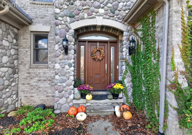 Photo 4 of Single family home for sale at 6307 Wildwood Ln, West Bloomfield, MI 48324 | MLS# 20261086546 | Listing updated on 2026-10-30